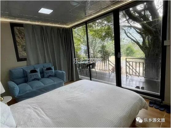 乡村旅游：【度假】树影与星空交织，在大自然中享受假期的浪漫