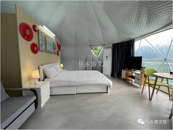 乡村旅游：【度假】树影与星空交织，在大自然中享受假期的浪漫