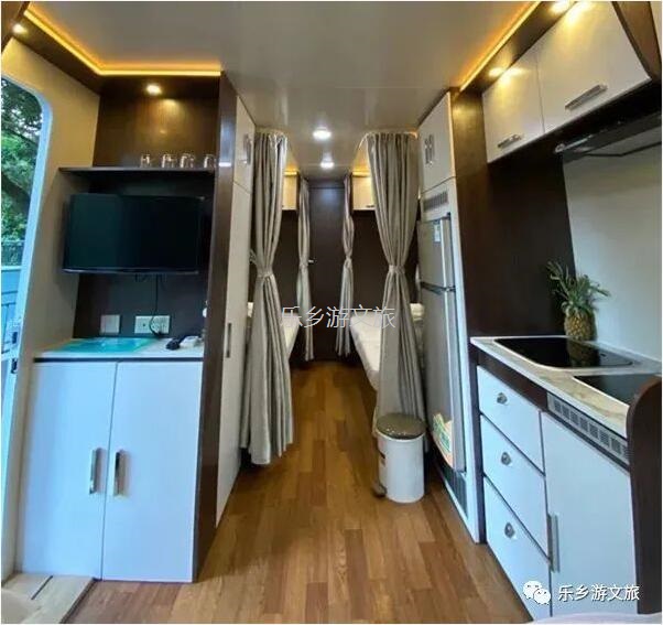 乡村旅游：【度假】树影与星空交织，在大自然中享受假期的浪漫