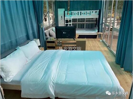 乡村旅游：【度假】树影与星空交织，在大自然中享受假期的浪漫